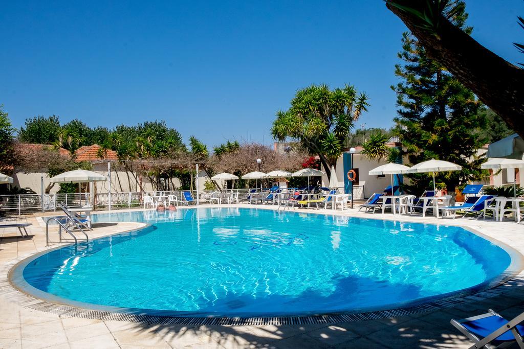 Kalamitsi Beach Camping Village بريفيزا المظهر الخارجي الصورة